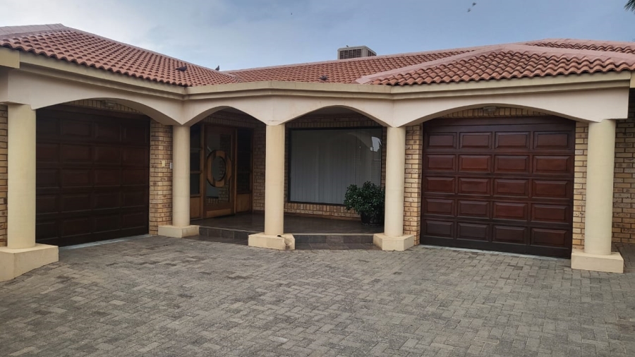 4 Bedroom Property for Sale in Hillcrest Northern Cape